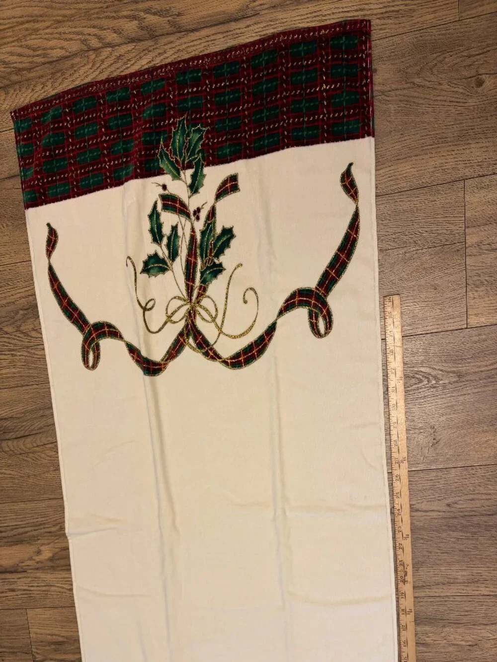 Lenox Christmas Holly Ribbon Towel Set 2 Bath 1 Hand Display Only EUC Holiday